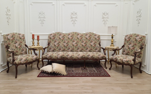 Looking for something antique for your living room? Art De Vie Furniture is the right place where you can buy antique room sets online. We are proud to suit your needs with our diverse collection of antique style furniture.

Visit us: https://artdeviefurniture.com/product-category/living-room-sets/