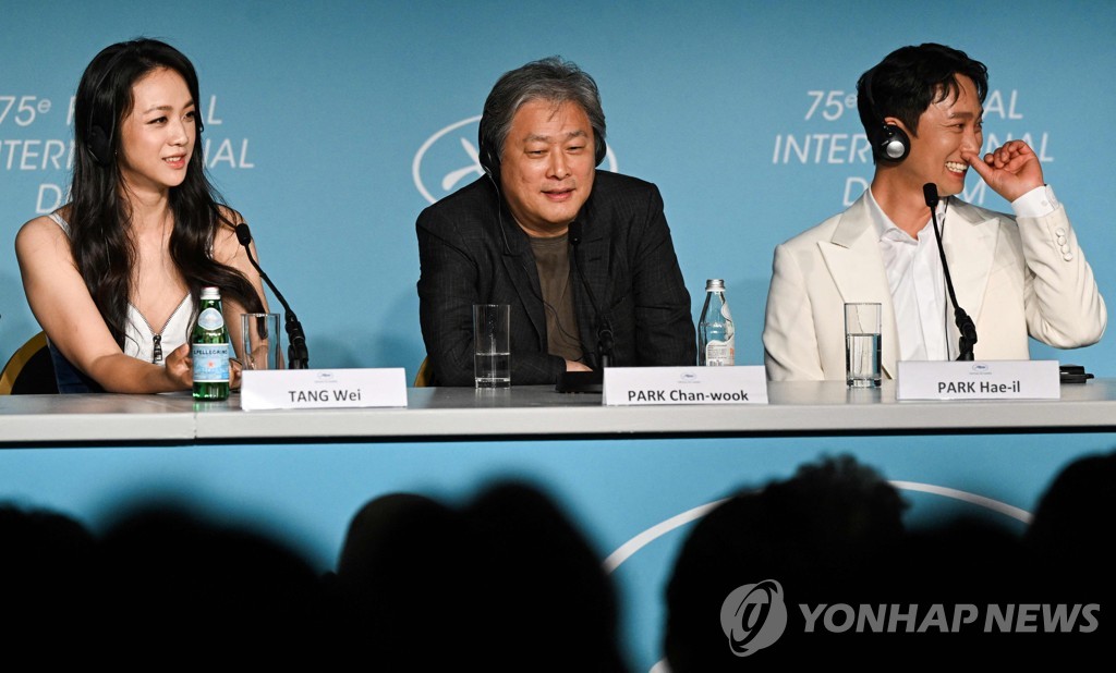 Bae Doo Na congratulates director Bong Joon Ho on his Oscars + recalls  working with him on his debut film