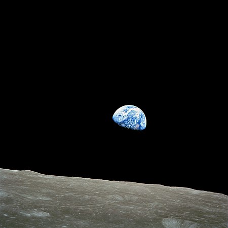 450px-NASA-Apollo8-Dec24-Earthrise.jpg