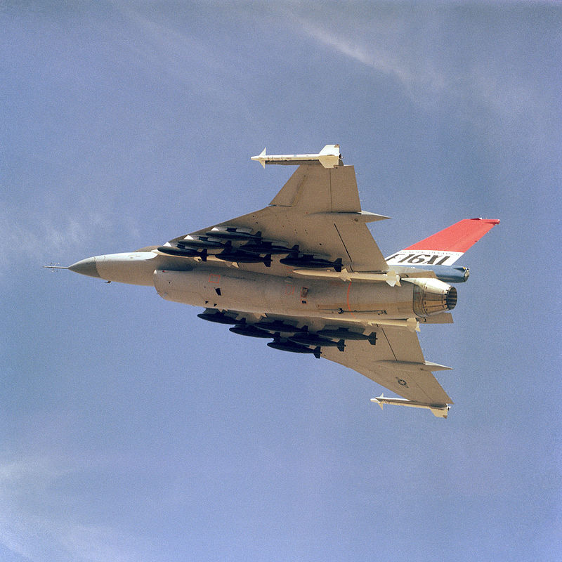 800px-F-16XL<em>loaded</em>with<em>500lb</em>bombs.jpg