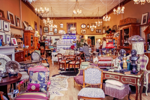 Village Antiques – Houston & Premier French Antique Furniture Store. Select collection of dealers, antique shops, and antique stores that specialize in French antiques. Houston, Tx.

http://www.villageantiques.net/