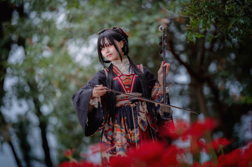 Demonstration-high-school-student-Sirat-winner-of-a-gold-medal-wears-her-first-Japanese-style-Lolita-28.jpg