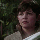 OUAT---Snow-White-gets-threatened-at-sword-point