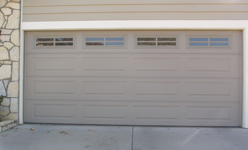 Traditional-Steel-Garage-Doors-15.jpg