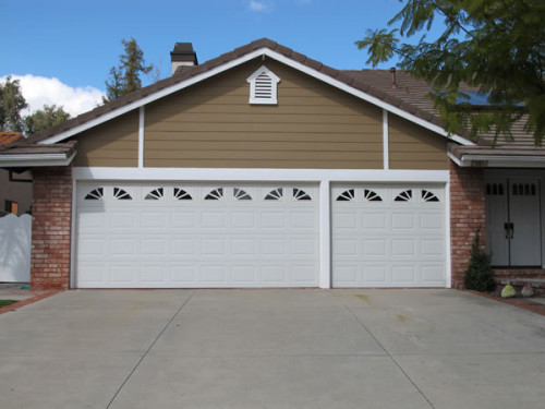 Traditional-Steel-Garage-Doors-22.jpg