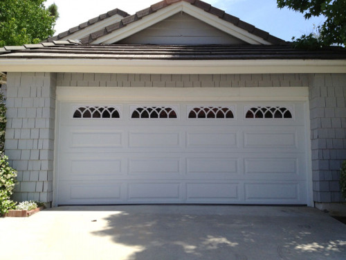 Traditional-Steel-Garage-Doors-4.jpg