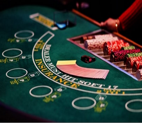 So với những trò chơi như cá cược Roulette, Blackjack thì trò chơi đánh cược baccarat là một hình thức giải trí đánh bạc cực kỳ hấp dẫn trong sòng bạc cá cược casino trên bàn table game được nhiều người yêu thích. Nó được nhiều người đánh giá sự khác biệt về hướng dẫn cách chơi baccarat với những trò chơi tham gia trên máy và có người chia bài thực hiện. Trong một ván bài đánh cược baccarat, khi người chơi gần đến ván kết thúc thì sẽ có tổng cộng 3 kết quả có thể xảy ra đối với người chơi: Nhà con (Player) thắng cược, nhà cái (Banker) thắng cược và Hòa (Tie).
Nguồn bài viết : https://33bet.club/huong-dan-cach-choi-baccarat/
#33bet #nha_cai_33bet #nha_cai #casino #huongdancachchoibaccarat